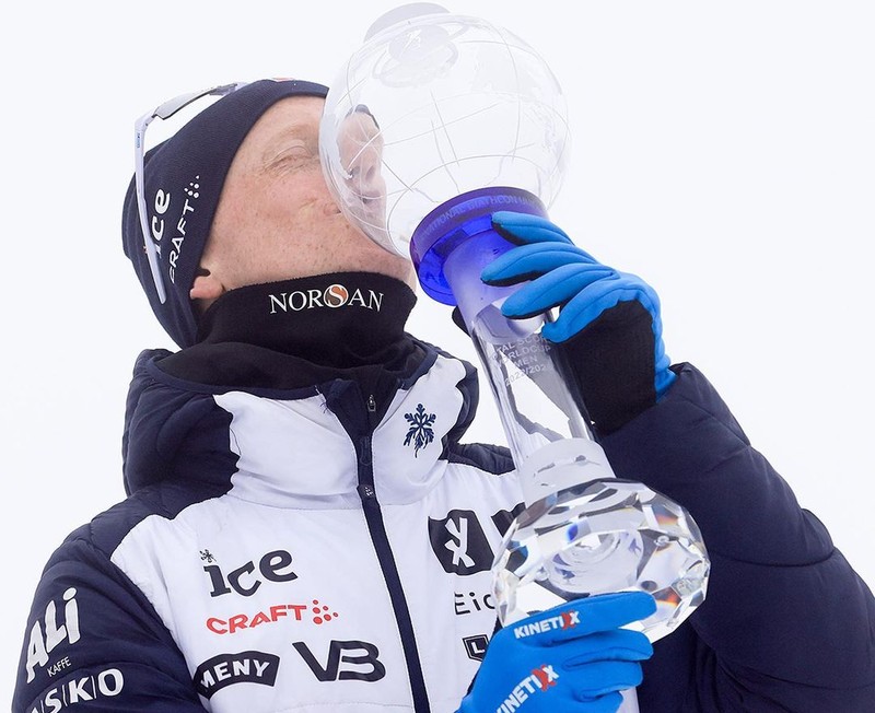 Победитель общего зачёта Кубка мира по биатлону по итогам прошлого сезона норвежский биатлонист Йоханнес Бё
