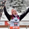 Первый подиум и победа швейцарки Селины Гаспарин в КМ по биатлону