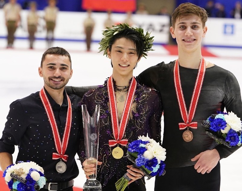VI этап Гран-при 2019/2020 по фигурному катанию, «Кубок Японии»: призёры в мужском одиночном катании