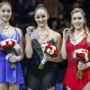 II этап Гран-при 2017/2018, «Скейт Канада»: призёры в женском одиночном катании россиянка Мария Сотскова (серебро), канадка Кейтлин Осмонд (золото) и американка Эшли Вагнер (бронза)