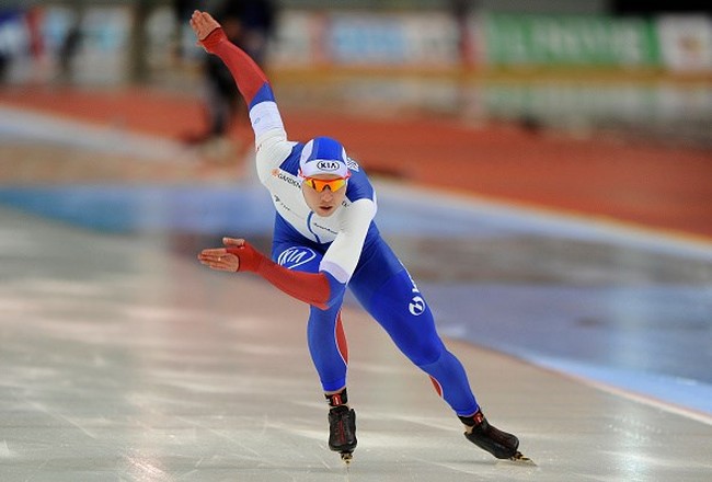Россиянин Павел Кулижников на дистанции 500 метров устанавливает новый мировой рекорд 33.98 секунд