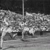 Лондон 1948-XIV Олимпийские Игры-Олимпийский стадион-Легкая атлетика: финиш финального забега на 400 м с барьерами. Победитель - Cochran (США).