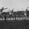 Лондон 1908, лёгкая атлетика, забег на 110 м с барьерами. Победитель - американец Форест Смитсон (Forrest Smithson)