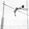 1912 год, Стокгольм, V Олимпийские Игры, легкая атлетика: бронзовый призер в прыжках в высоту с шестом Bertil Gustafsson Uggla (Швеция) во время выполнения одной из своих попыток