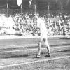 1912 год, Стокгольм, V Олимпийские Игры, легкая атлетика: победитель соревнований в прыжках в высоту с шестом Harold Stoddard Babcock (США) готовится к выполнению прыжка
