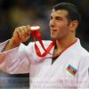 2008 год, Пекин, XXIX Олимпийские Игры, дзюдо: Чемпион Олимпийских Игр в весовой категории 73 кг Elnur Mammadli (Азербайджан) на церемонии награждения